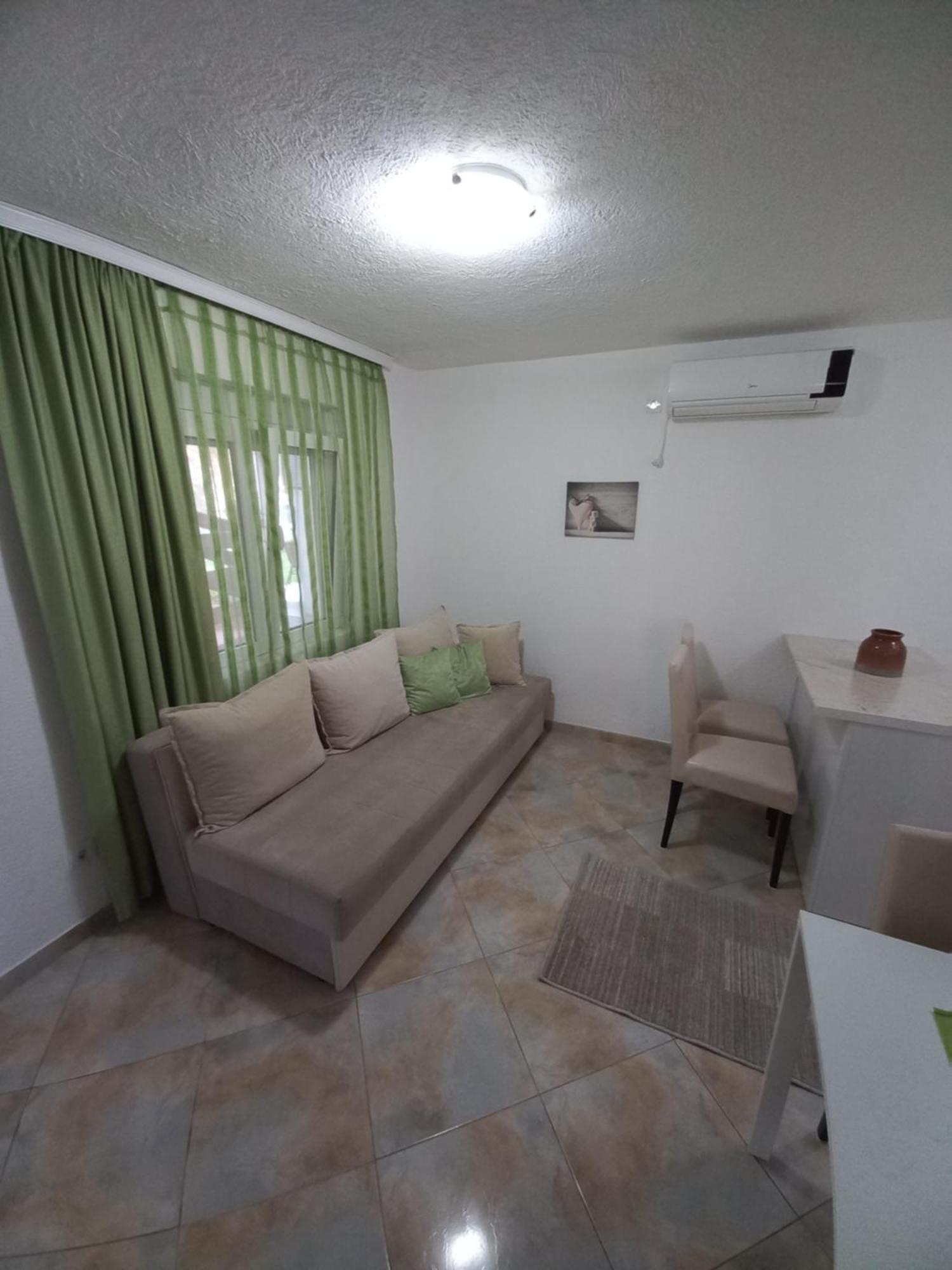 Nana Dea 2 Apartamento Utjeha Quarto foto